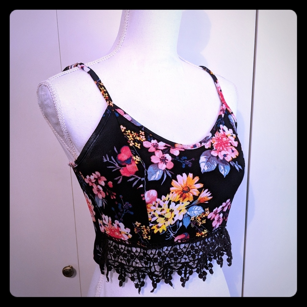 Flower Crop Top with Lace 🌻